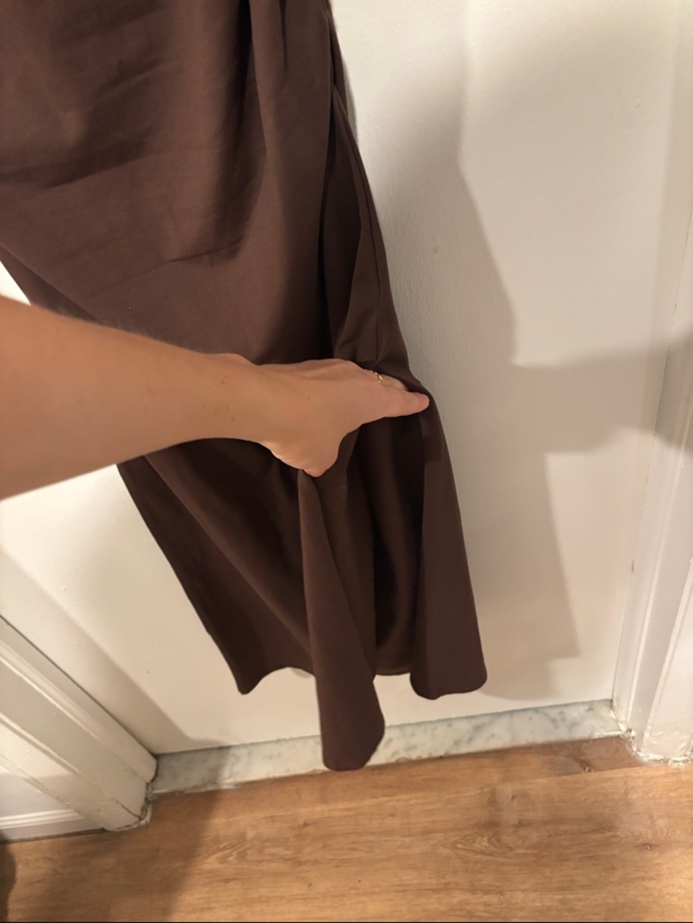 Sezane Brown Short Sleeve Ruched Dress Size M NWT - Picture 4 of 7